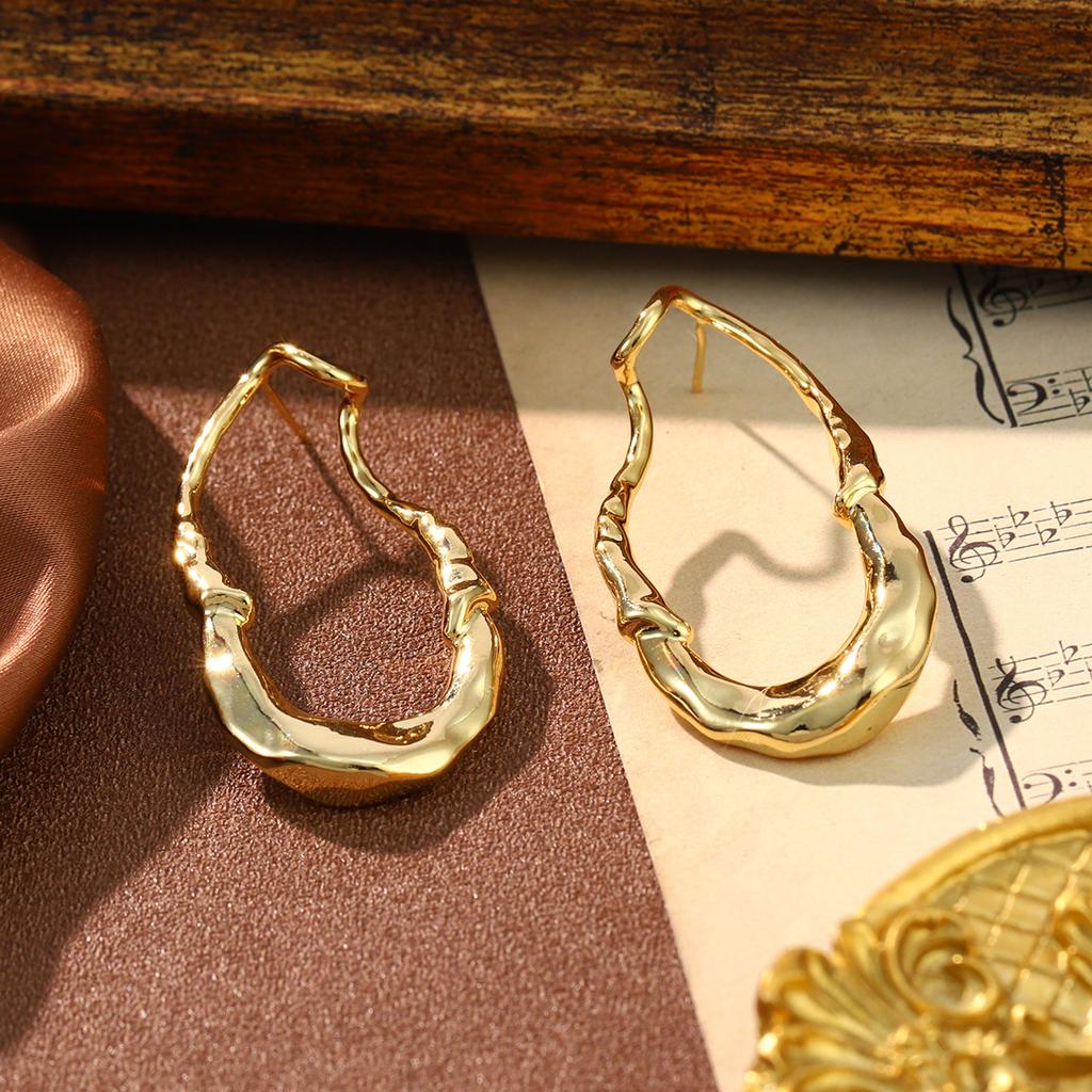 Medieval style pearl flower stud earrings geometric fringed French three-dimensional design earrings simple fashion exaggerated earrings