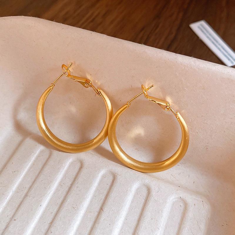 Fashion Matte Brushed Hoop Earrings for Women Retro Geometric Metal Circle Earrings Party Wedding Fashion Jewelry Accessories