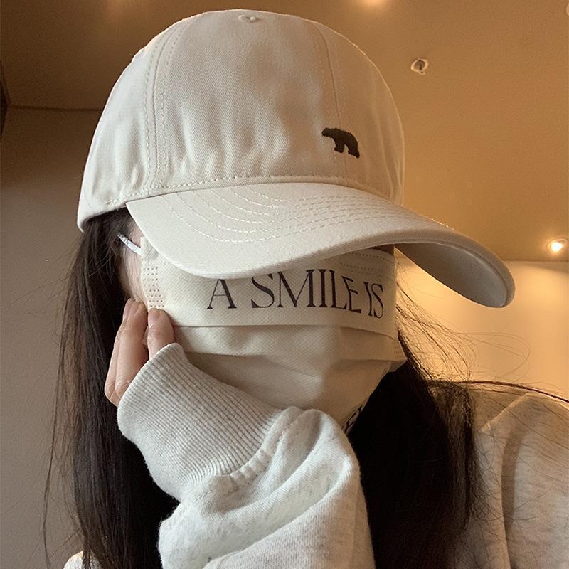 Baseball caps for men and women, polar bear embroidered duckbill caps, simple and versatile in autumn and winter
