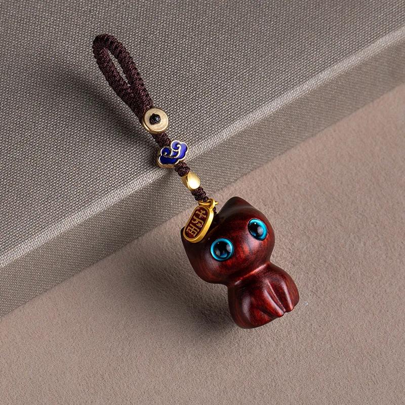Porte-clés Chat Bois de Santal Écologique Bois Naturel Charme Anime Lanière de Téléphone Tricotée à la Main Style Forêt Mignon Cadeau pour Femmes Filles Accessoire