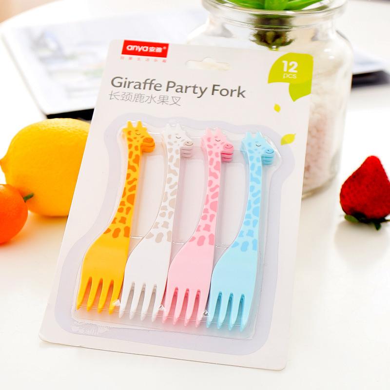 

12pcs/set Giraffe Party Forks PP Fruit Food Picks Portable Food Dessert Fork Set For Kids Gifts Dinner Tableware YY038
