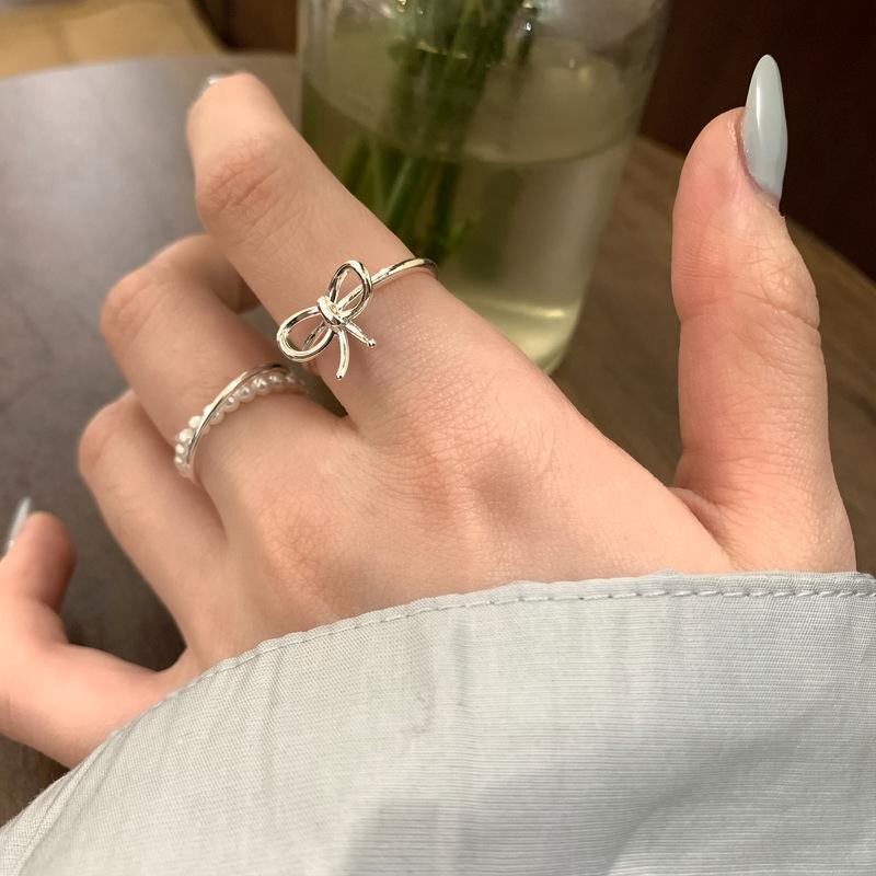 Stylish Metal Bow Open Ring: Cool, Minimalist Design for Women