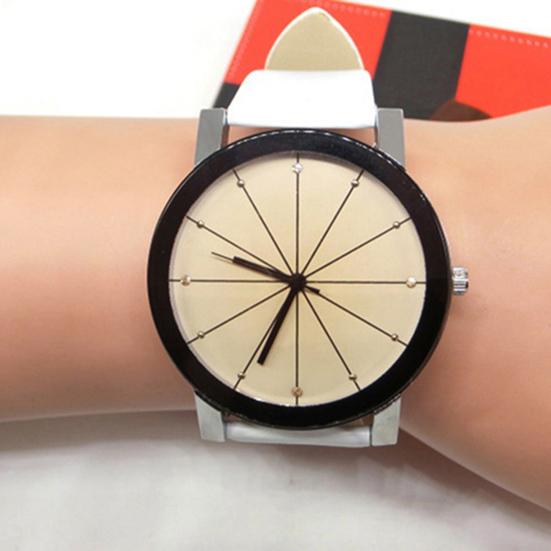 Watch Easy To Read Round Dial Alloy Case Couple Quartz Wristwatch for Festival Gift