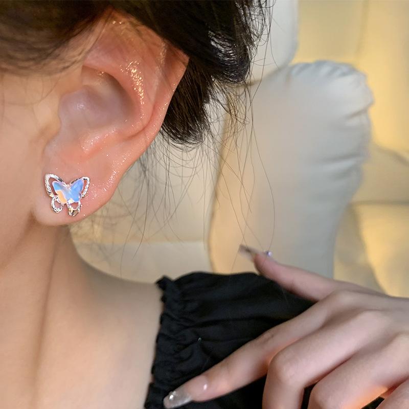 Gradually change blue and pink butterfly stud earrings female super fairy temperament girl heart sweet earrings personalized new earrings