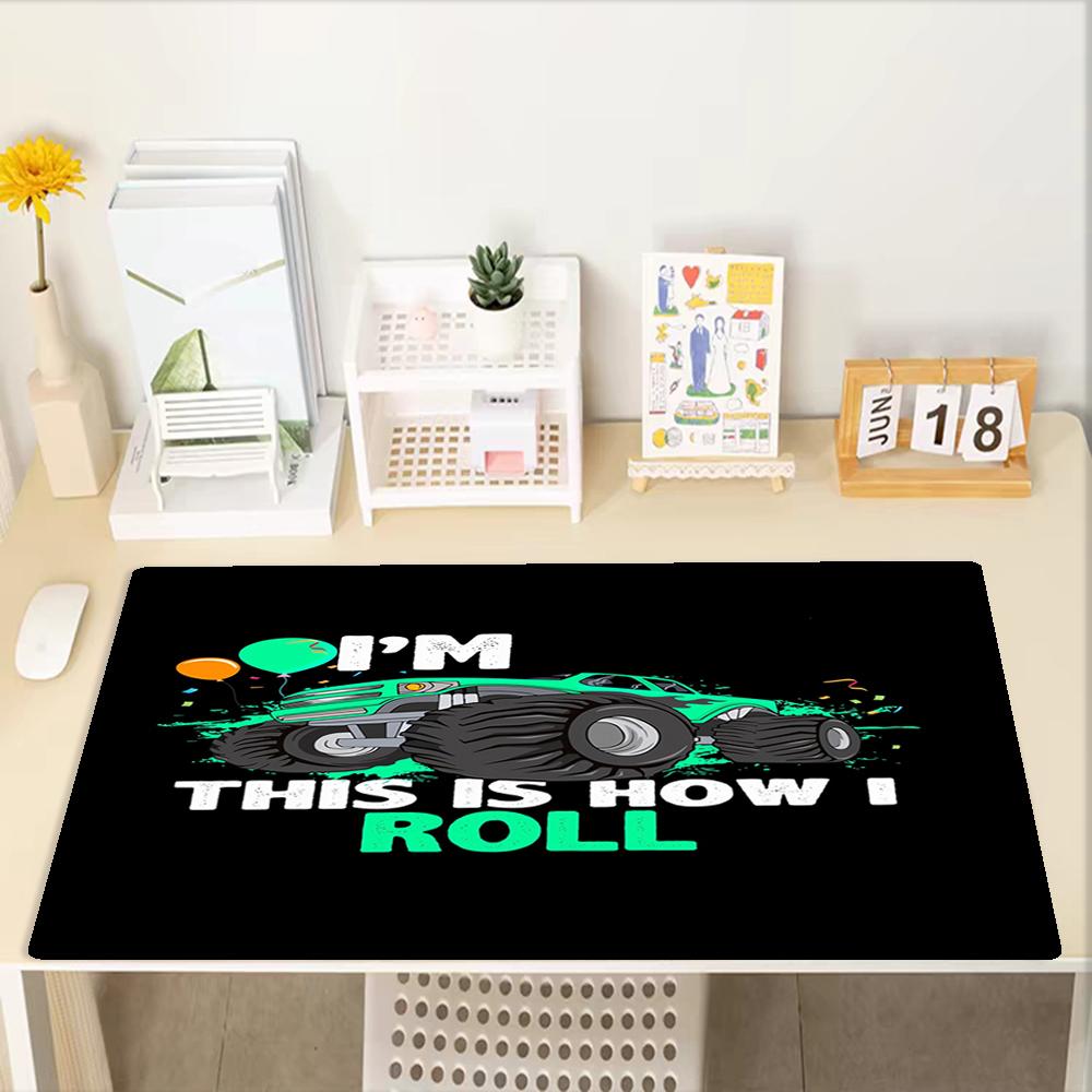 Tappetino Mouse Tema Camion, Base in Gomma Antiscivolo, Multifunzionale per Ufficio e Casa, Perfetto per la Personalizzazione dello Spazio di Lavoro.