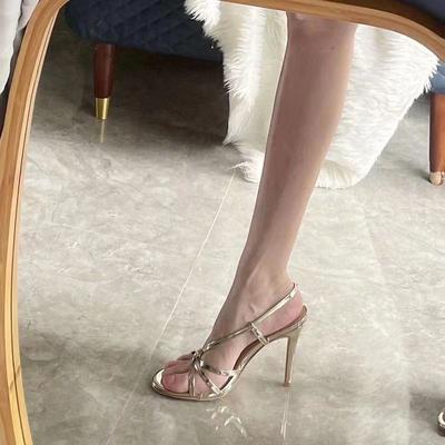 Sandales sexy lumière luxe une bride avec talons hauts rue branchée haute valeur femmes talons fins dorées romaines féeriques antidérapantes
