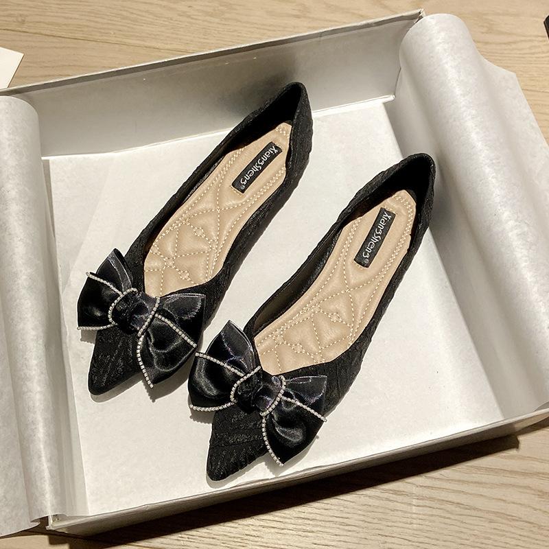 

Новые туфли-лодочки с острым носком на плоской подошве, туфли-дуду с мелким вырезом и мягкой подошвой, женская обувь больших размеров, осень 34 чёрный