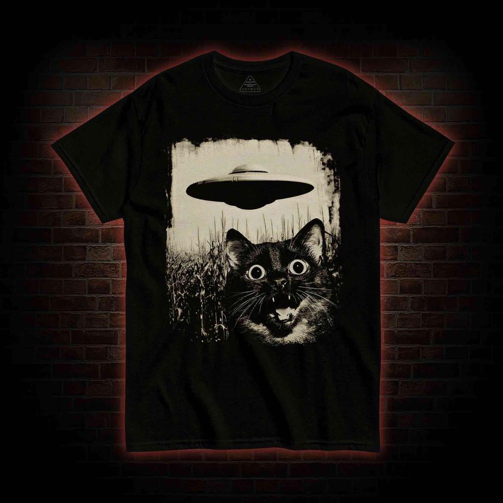 

UFO and Cat T-Shirt | Funny Alien Abduction Graphic Tee Unisex Tee M