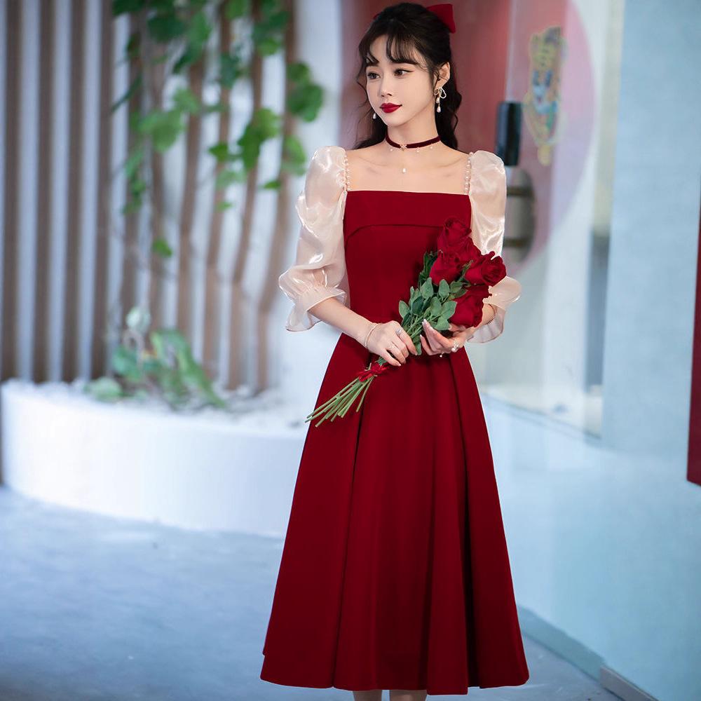 Robe d'été formelle courte haut de gamme couleur bordeaux - Tenue de toast ou tenue quotidienne pour la mariée 2025