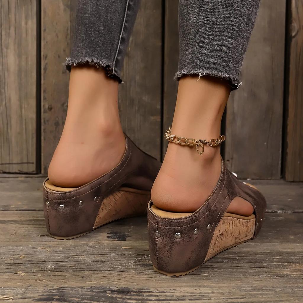 Fashion Women Slippers Comfortable Shallow Casual Outdoor Beach Slippers 2025 Summer New Fashion Wedges Sandals Designer Slides Women