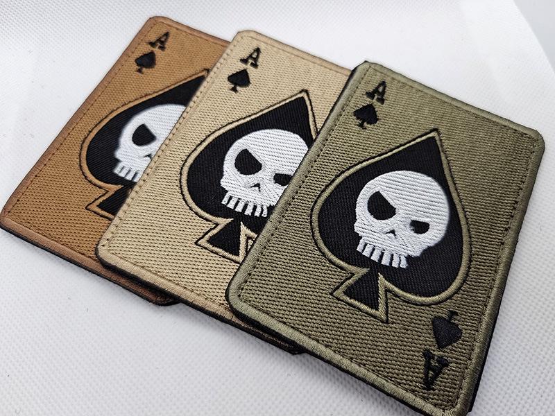 Eso pikové Poker Lebka Vyšívaná nášivka - Morální odznak na suchý zip na batoh