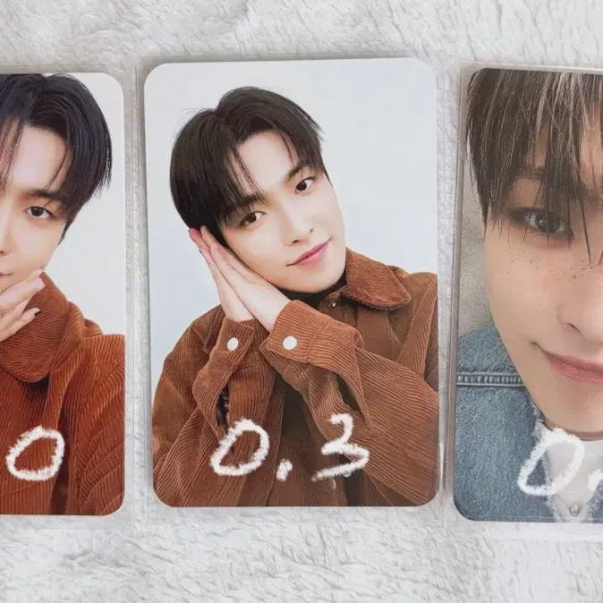 

ATEEZ Хонджун Юнхо Ёсан Чхве Сан Мин-ки Уён Чонхо Фотокарточка