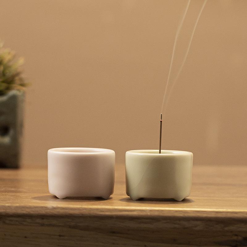 Creative Pink Ceramic Incense Holder: Small Japanese Aromatherapy Burner for Home and Indoor Decor.