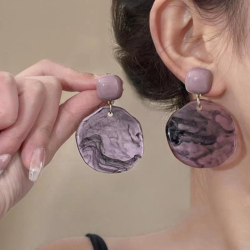 Resin Irregular Round Earrings Fashion Commuter Simple Earrings Light Luxury Retro Hong Kong Style Premium Earrings