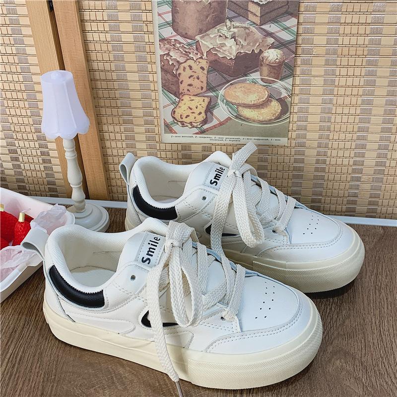 2025 spring new little white shoes women's college style flat bottom low-top Korean version leather surface Hong Kong style sports women's shoes tide
