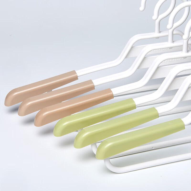 CHAHUA Retractable Wide-Shoulder Suit Hangers (2-Pack)