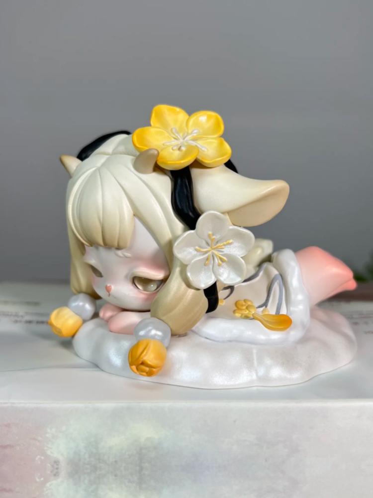 

Official New Ninimo Nini Mo Cloud Seasonal Words Series Cute Trendy Anime Figuresr Desktop Decoration Christmas Gifts