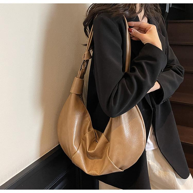 Pu Dumpling Bag For Women With Wrinkled Design For Daily Fashion