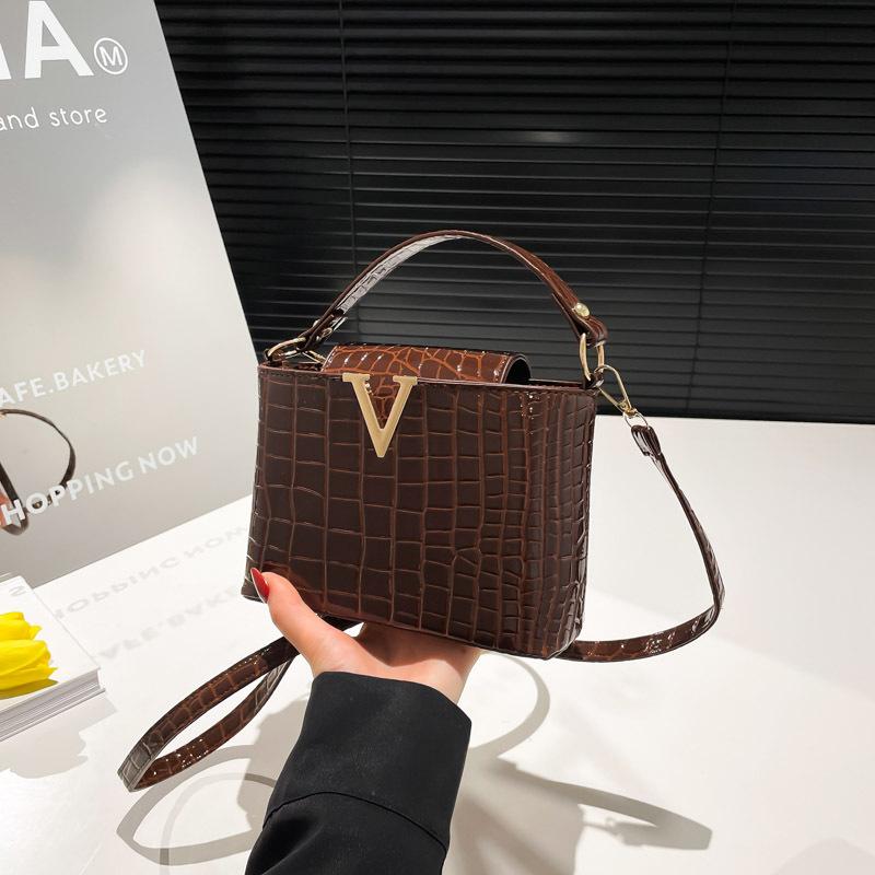 

Сумка-ведро с узором крокодила, сумка-мессенджер среднего размера, женская сумка, большая сумка, простая модная сумочка, новая универсальная сумка для женщин коричневый