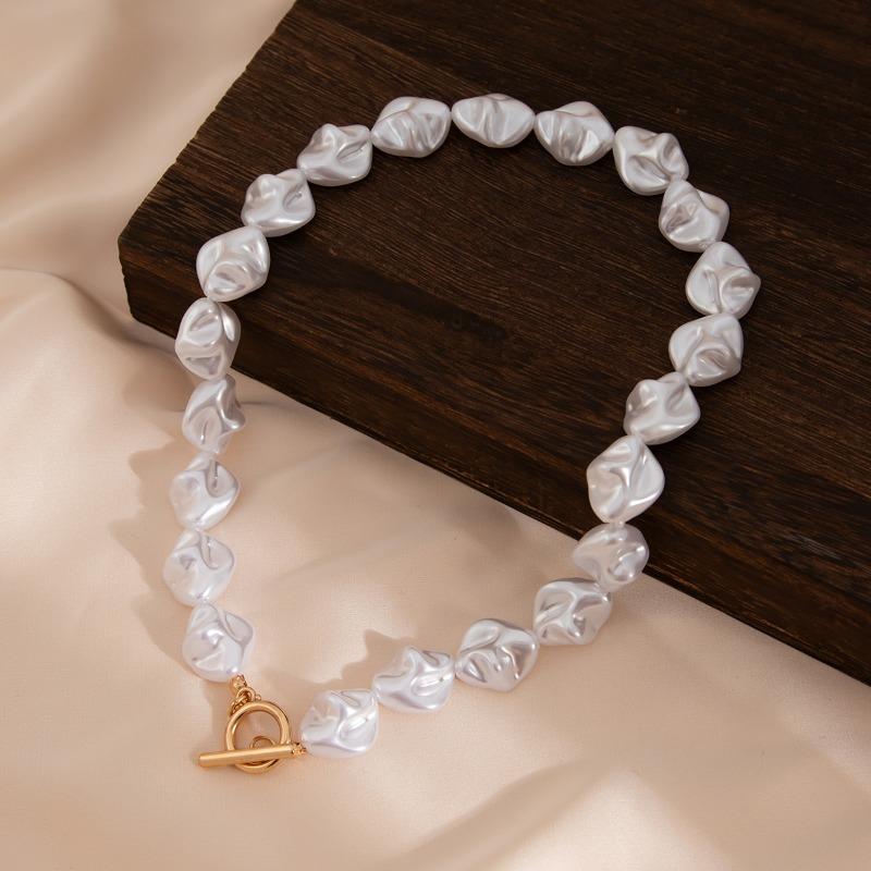 Fashion Irregular Shaped Faux Pearl Light Luxury Metal Clavicle Necklace Jewelry