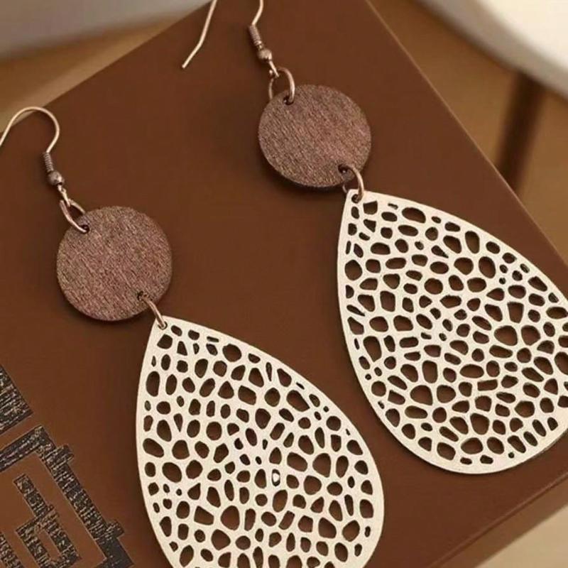 1 Pair Retro Hollow Spiderweb Pattern Wooden Dangle Earrings