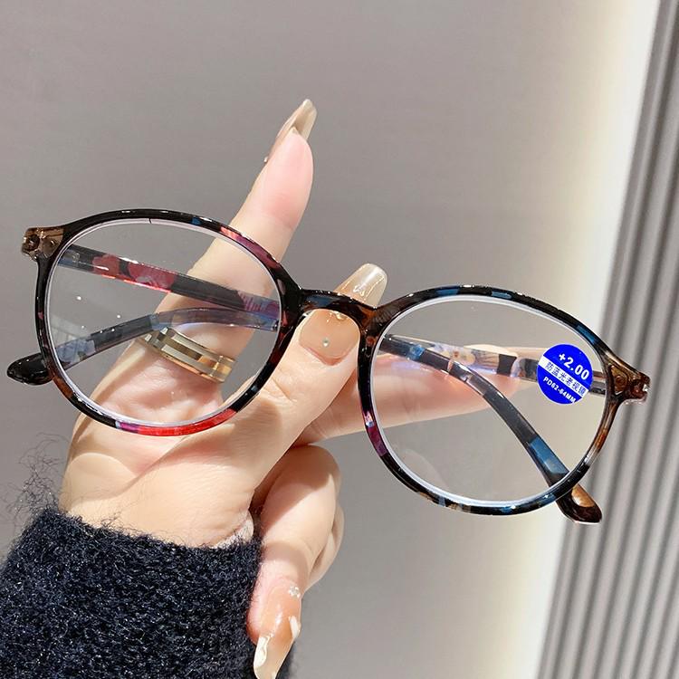 Ultra-Light Anti-Blue Light Reading Glasses, Fashionable HD Print, Comfortable for Elderly, Street Style.