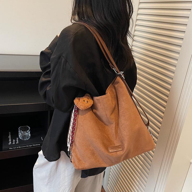 Casual multi-purpose large-capacity bag 2025 autumn new messenger trend fashion shoulder bag commuter tote bag