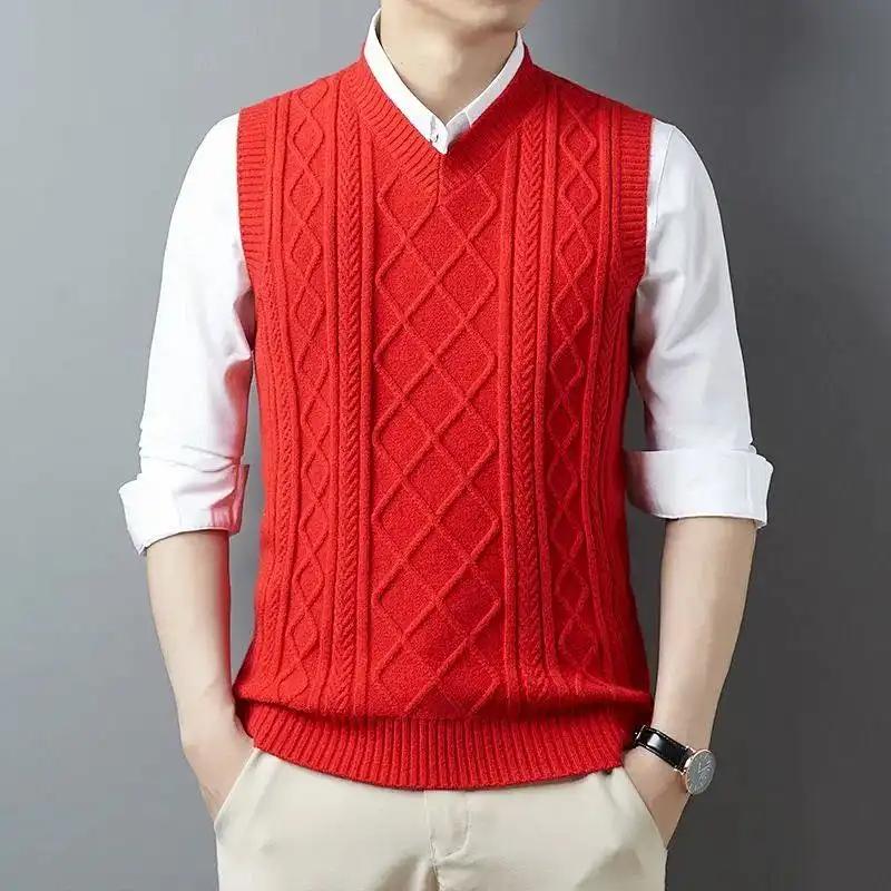 

Men s Cable Knit Vest V-neck Sleeveless Autumn Business Casual Fashion Warm Knitwear Outerwear L червоний