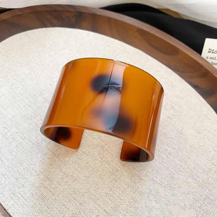 European and American blue smudged acrylic bracelet niche retro exaggerated bracelet personality fashion design sense jewelry