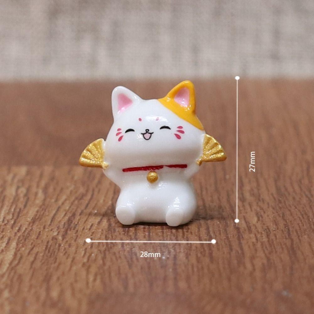 Mini Lucky Cat Car Ornaments Cute Simple Fortune Cat Figurines Realistic Lovely Cat Micro Landscape Ornament Automotive Interior