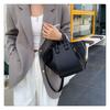 2025 autumn and winter new fashion high sense casual simple trendy women's bag texture niche versatile messenger bag handbag