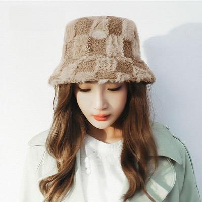 Women's Plush Checkerboard Fisherman Hat - Stylish, Versatile, Warm, and Windproof for Autumn and Winter