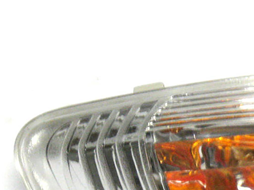 Renault Master 2010 - YELLOW turn signal with WHITE BULB in the left mirror