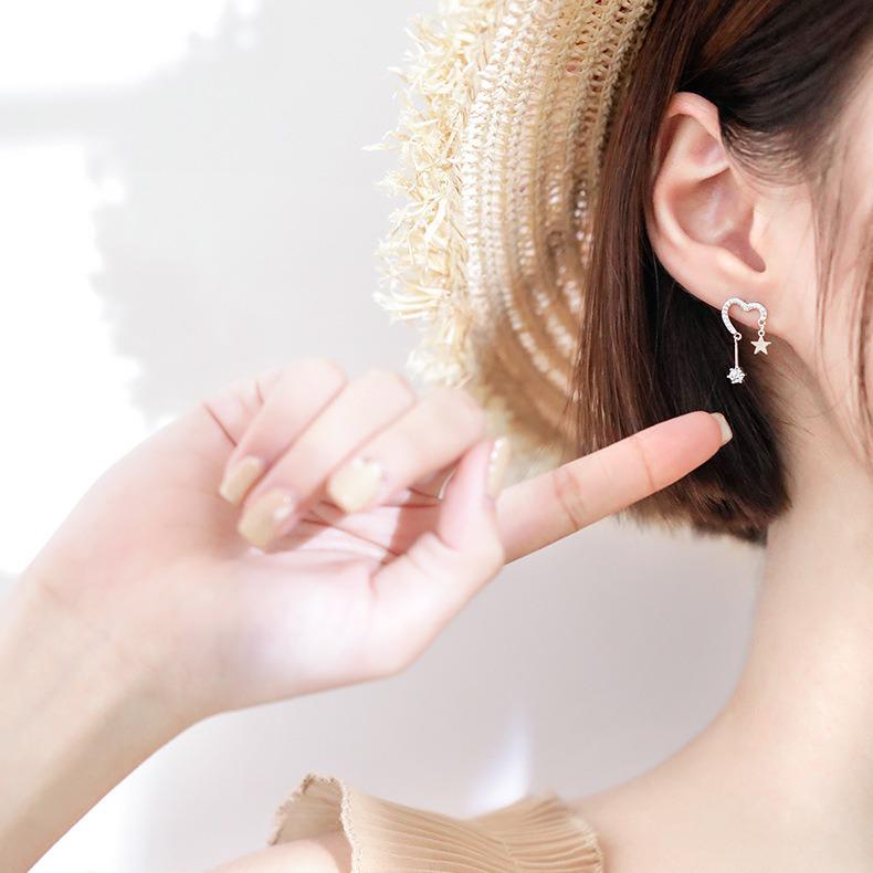

French Retro Pearl Rose Flower Earrings - 2024 Trend S925 Silver Studs for Women