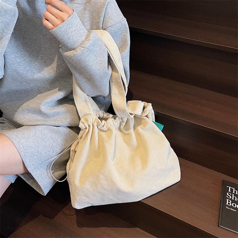 Large Capacity Tote Bag Women's Retro Velvet Shoulder Bag Tide Commuter Handbag Korean Version Corduroy Bundle Shopping Bag