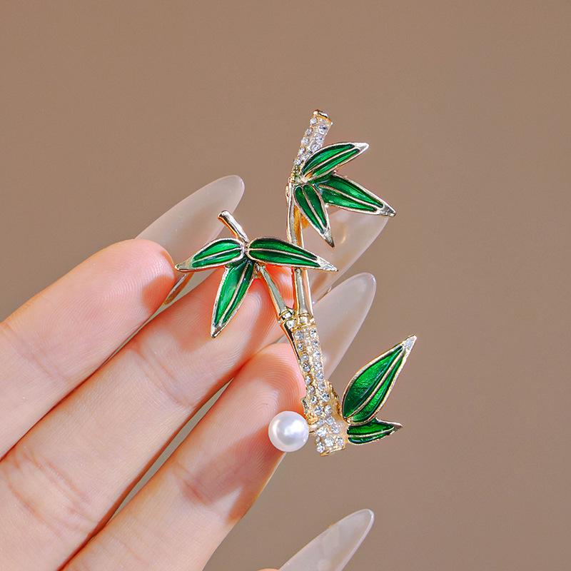 New Chinese Style Panda Brooch - Cute Rising Bamboo Animal Pin for Jackets