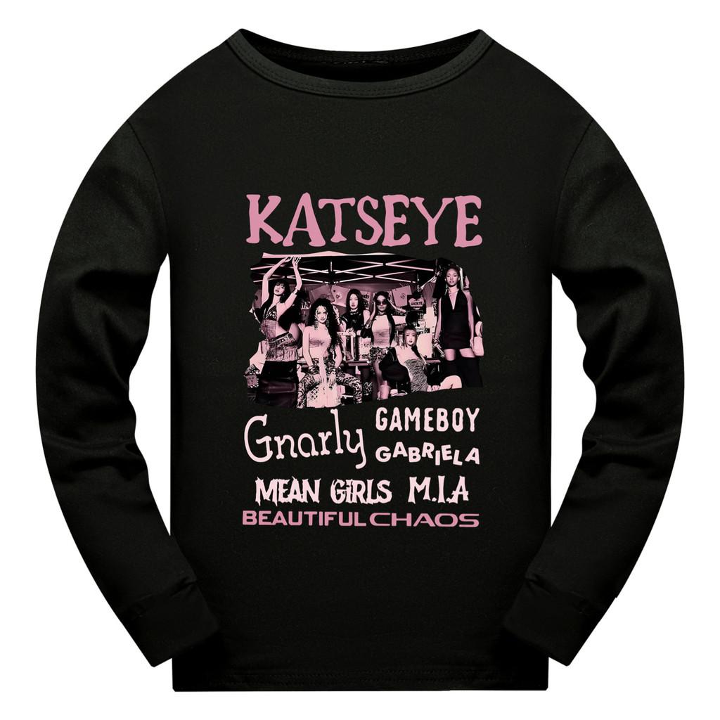 5296 Mädchen KATSEYE Print Lässiges Baumwoll-Langarmshirt