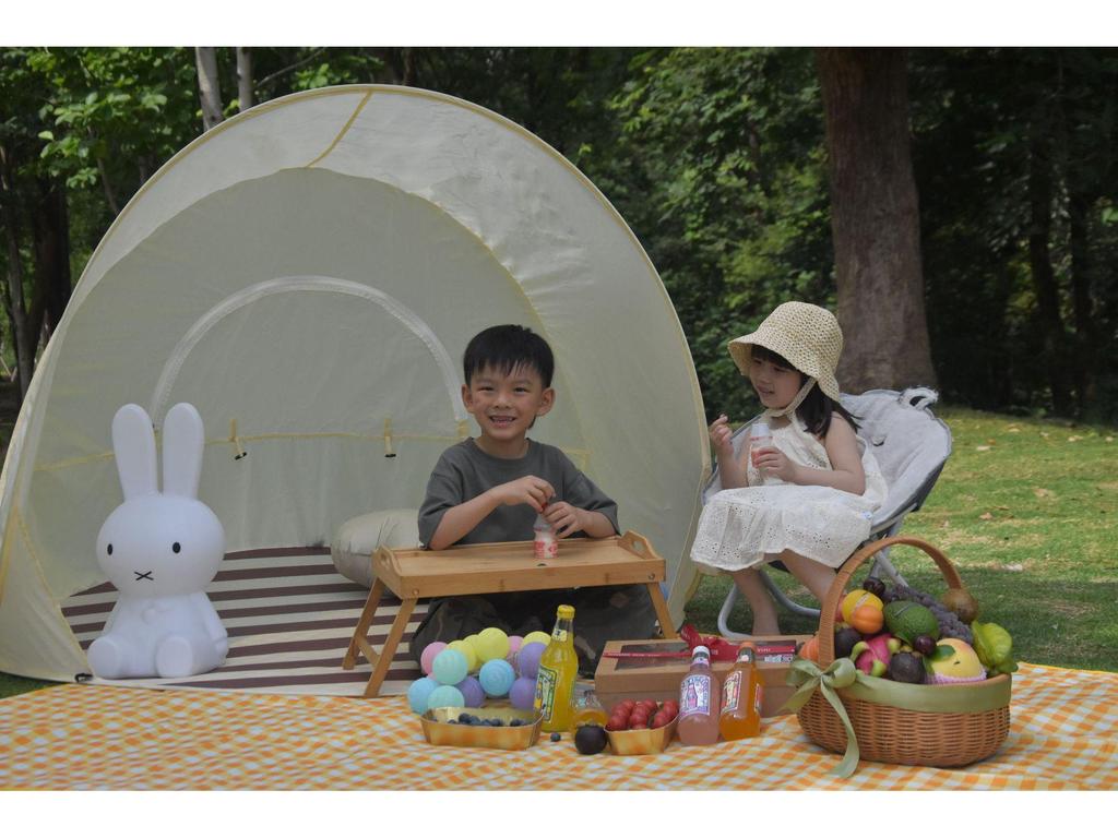 Portable Quick-Open Family Picnic Tent for Children - Easy Setup & Lightweight