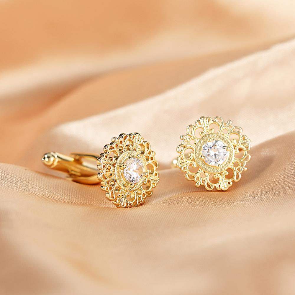 A pair of Copper sleeve studs, simple diamond studded men's and women's cufflinks, retro gold art dot diamond pattern design, accessories
