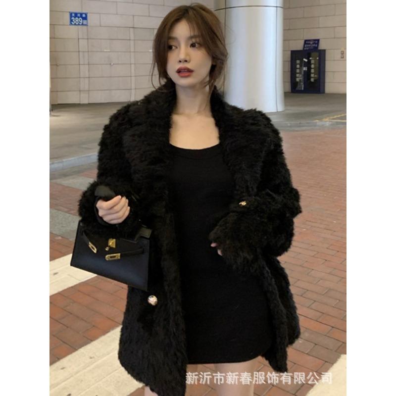 Lamb wool coat women's high-end retro wool coat top autumn and winter tide