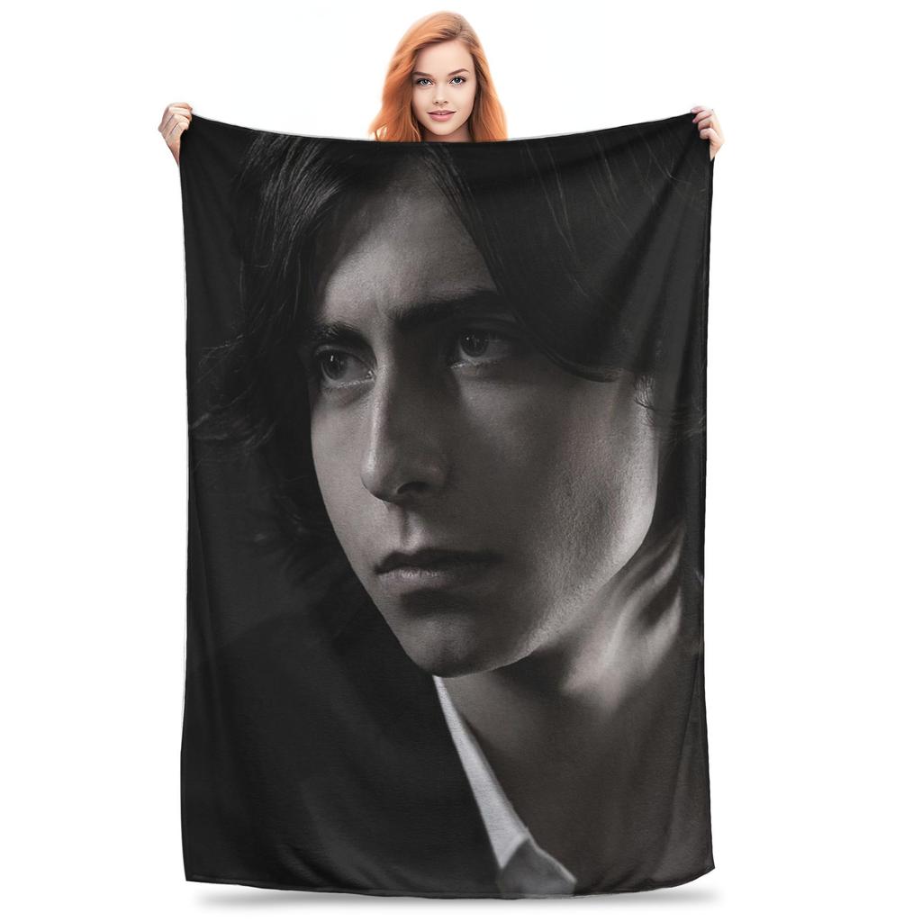 Aidan Gallagher Blanket Portable Fleece Sofa Throw Blanket for Home Bedroom Office Throws Bedspread Quilt