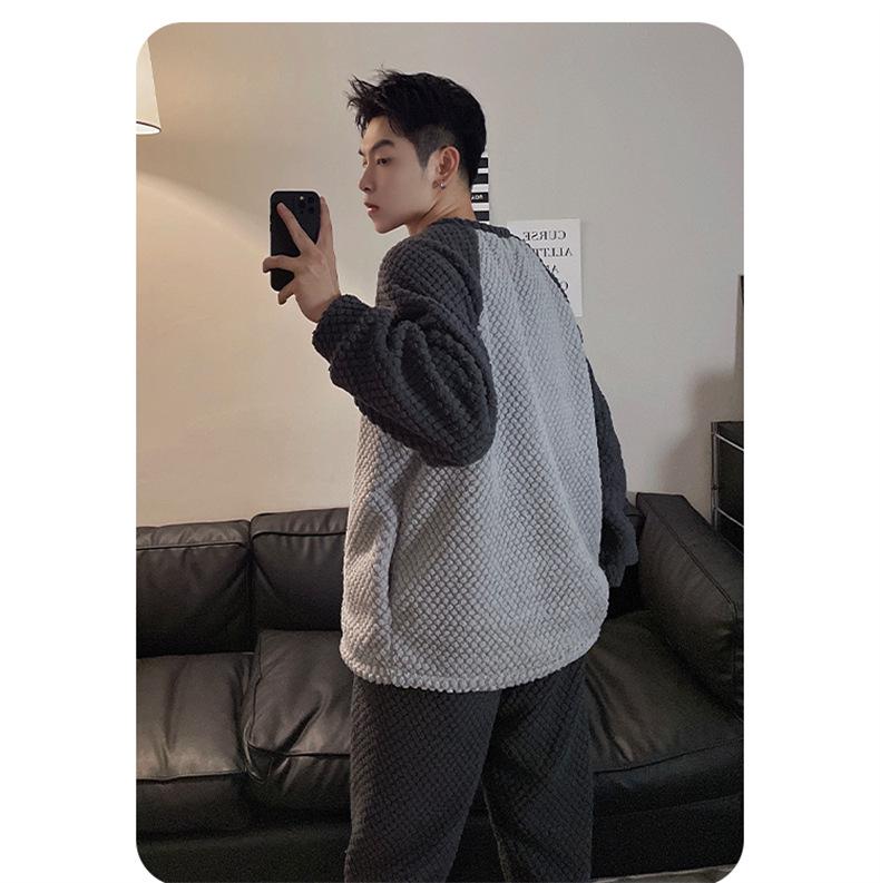 Pánská pyžamová souprava s dlouhým rukávem z korálového fleecu - Hřejivá, silná, žakárový design, vhodná pro domácí nebo venkovní nošení na podzim a v zimě.