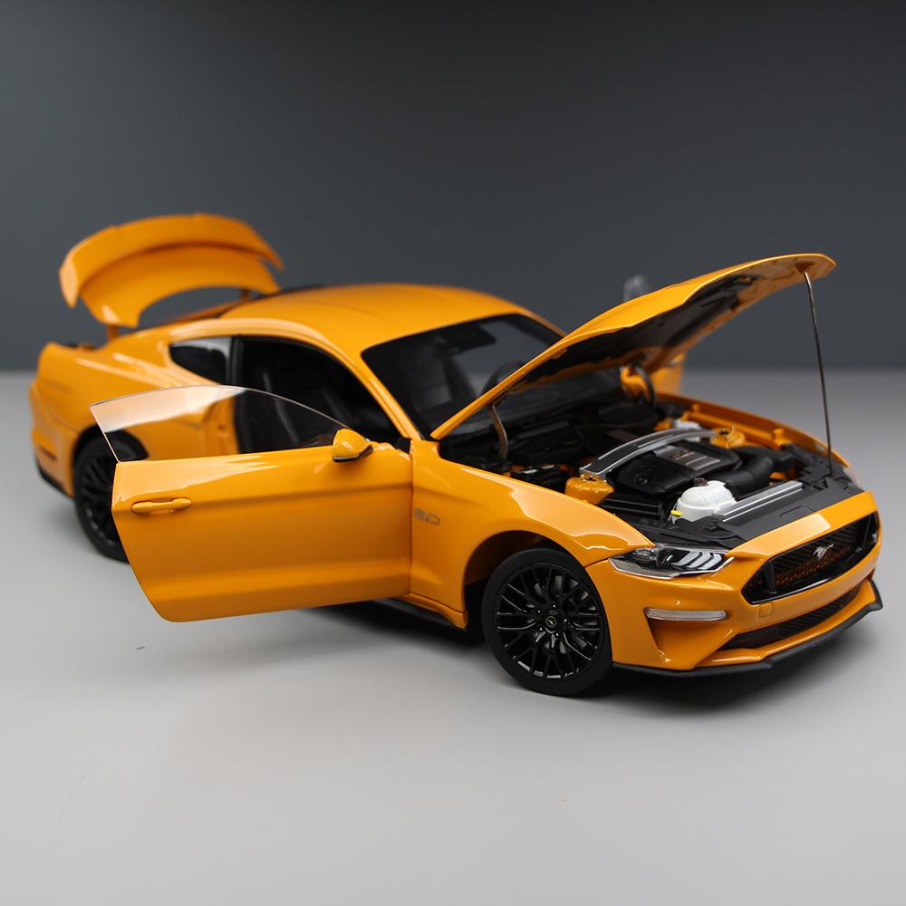 Static Metal 1:18 Scale Ford Mustang Simulation Alloy Coupe Collection Memorial Car Model Ornaments