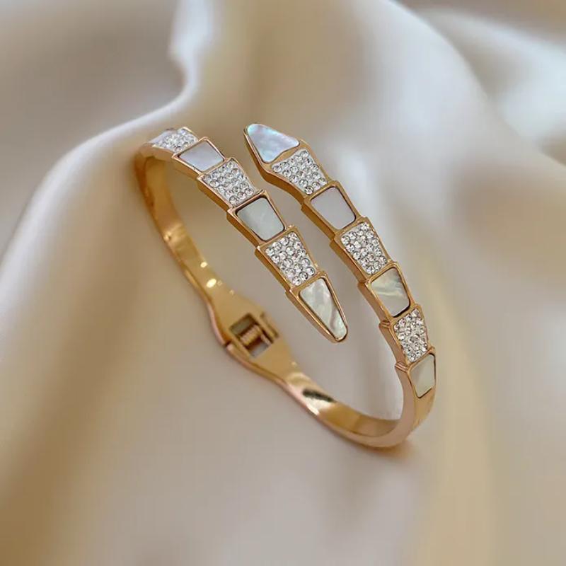 Snake-shaped Rose Bracelet, Feminine High-end Temperament, Mother-of-pearl Cold Style