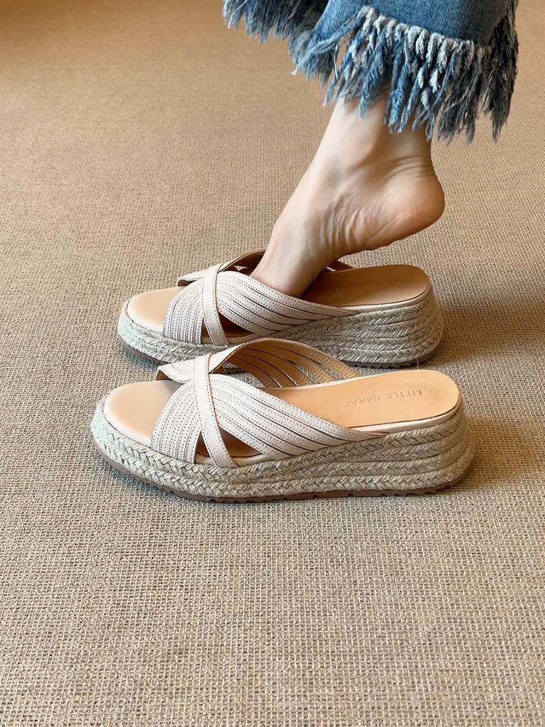 5Cm~ Fashion Splicing Hollow Straw Woven Wedge Sandals Simple and Versatile Casual Wear Open-toed Thick-soled Cool Slippers
