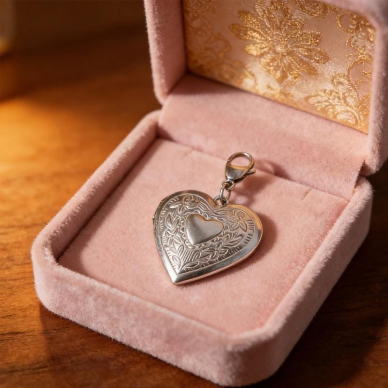 Stainless Steel Locket Shaped Pendant Jewelry Accessories For Everyday Wear Couples Anniversary Present