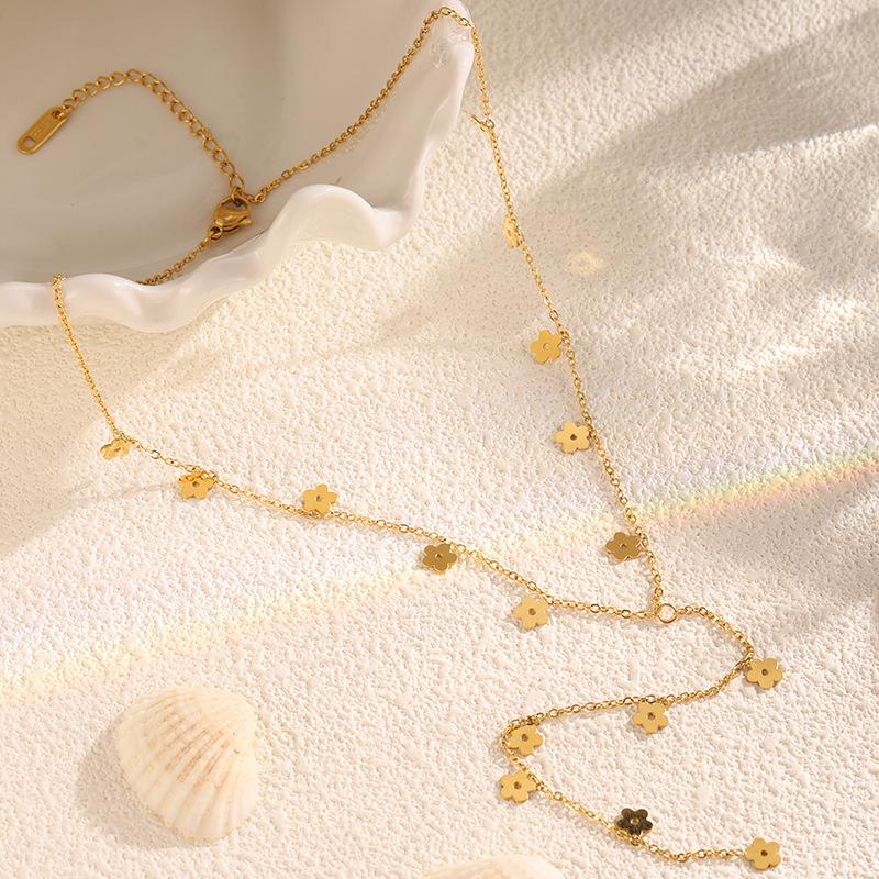 New Fashion Y-shaped Long Chain Five-leaf Flower Pendant Necklace Women's Titanium Steel Necklace Light Luxury High-end Jewelry