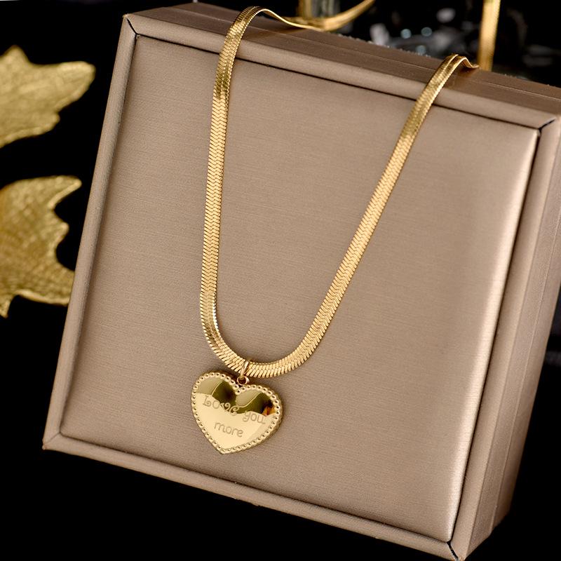 

European & American Heart Necklace: Titanium Steel Clavicle Chain with Simple Pendant, All-Match Snake Chain.