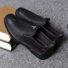 Zapatos de cuero nuevos de primavera y otoño, suela blanda, superficie blanda, transpirables, desodorantes para los pies, impermeables y antideslizantes, zapatos casuales para conducir