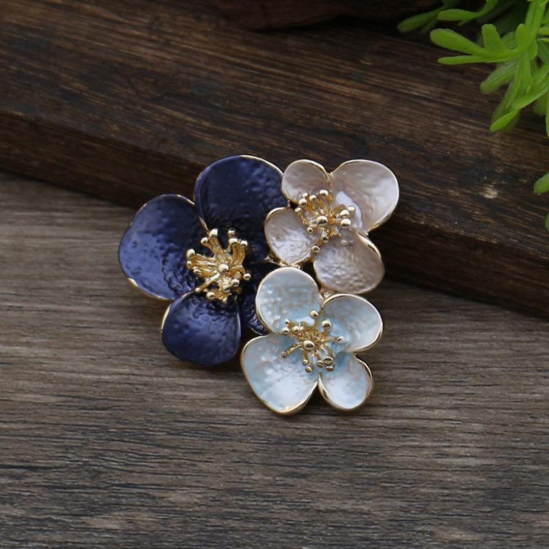 Heiß verkaufende emailierte geometrische Blume magnetische Brosche, modische kreative Blumenbrosche für Damen